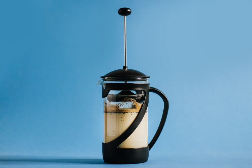 This images shows a French press coffee brew device on five roam coffee brew guide page