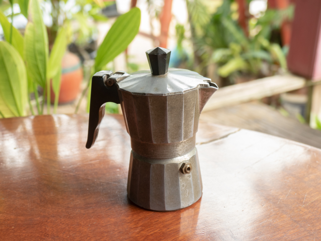 How to brew coffee with Moka Pot, Moka pot is shown in the image, five roam coffee moka pot brew help